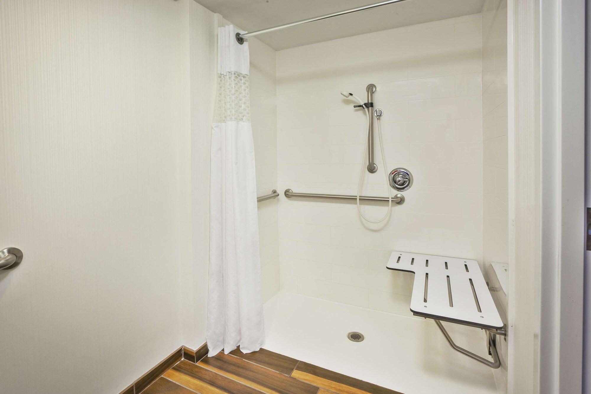 Hampton Inn Бърч Рън Екстериор снимка