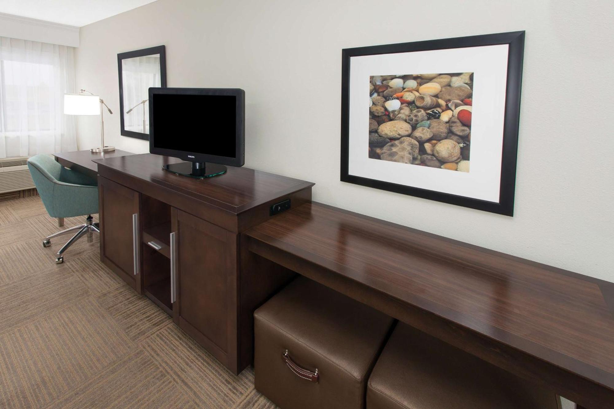 Hampton Inn Бърч Рън Екстериор снимка