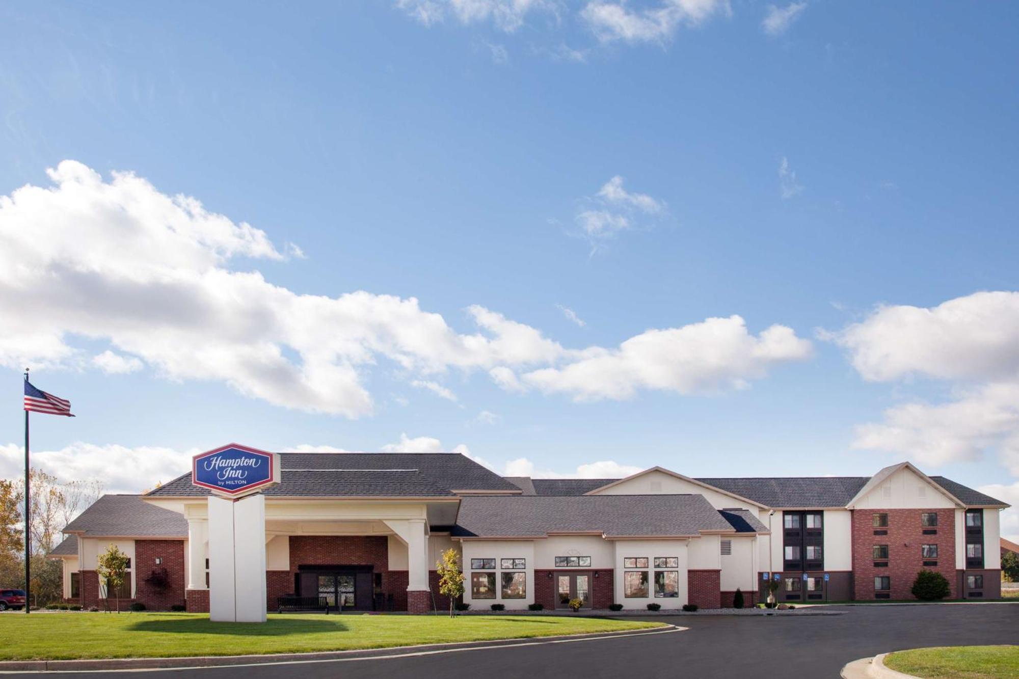 Hampton Inn Бърч Рън Екстериор снимка