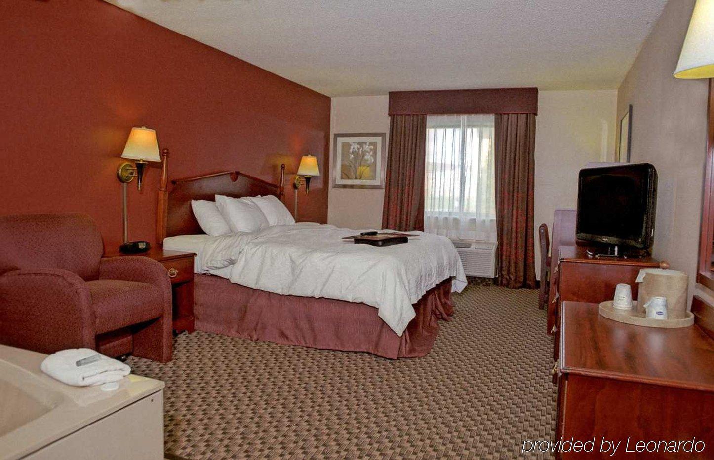 Hampton Inn Бърч Рън Стая снимка