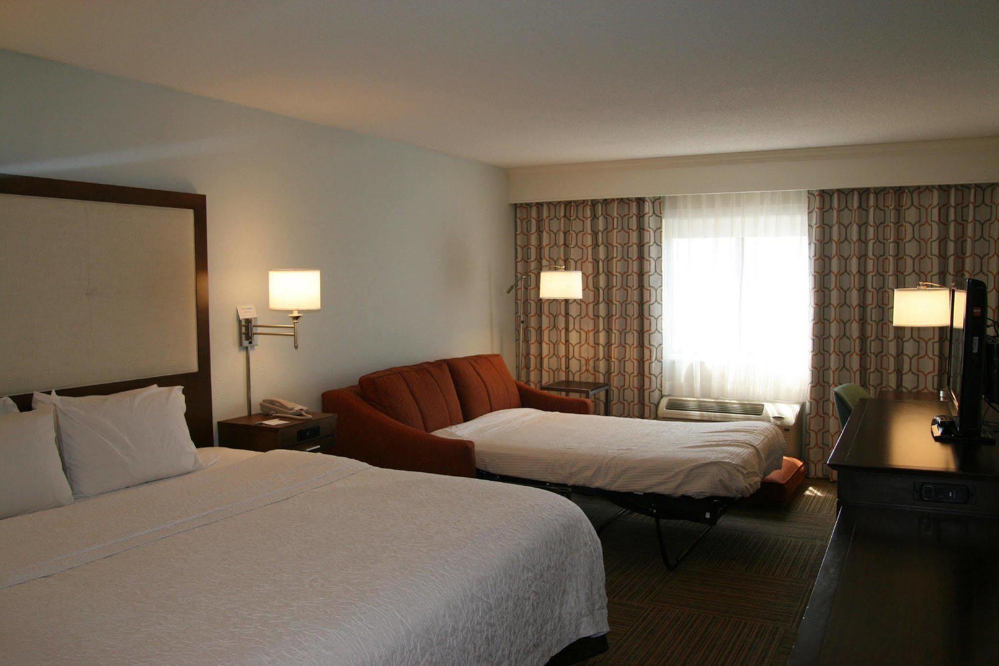 Hampton Inn Бърч Рън Екстериор снимка